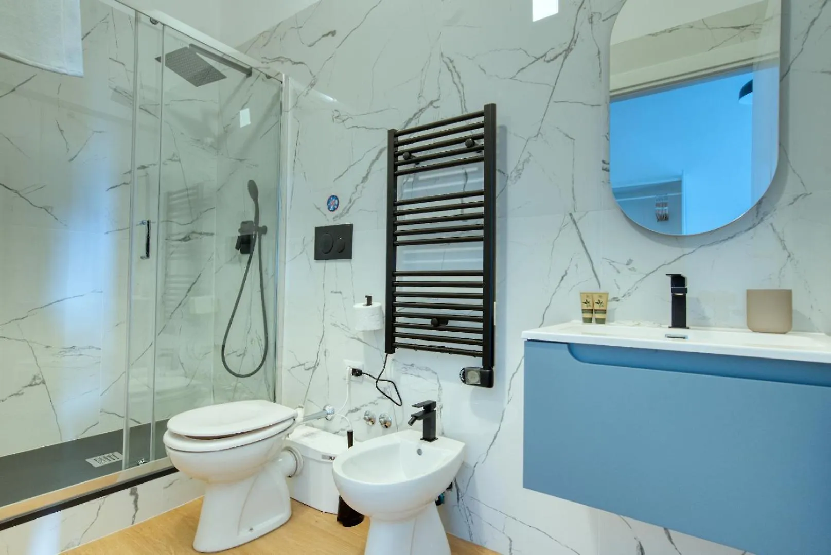 Italianflat - Elegant Suites With Balcony In Navigli Milán Pensión